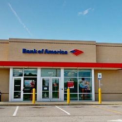 Bank of America Financial Center - Storefront