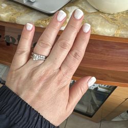 Luxury Nails & Spa