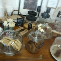 Barlow's General Store - Lots of good stuff