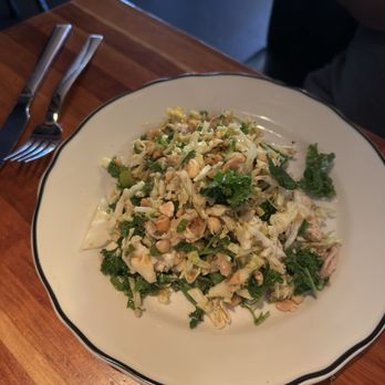 The Honor Bar - Emerald Kale & Rotisserie Chicken - American Near Me - Dallas, Texas