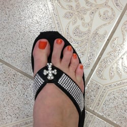V Nails