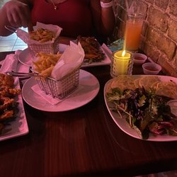 Eve's Lounge