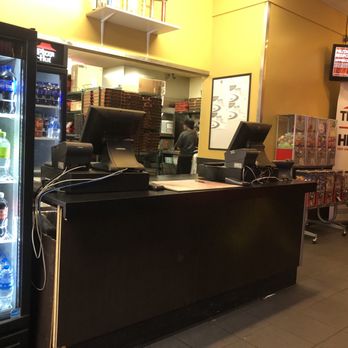 Pizza Hut - counter - Pizza Near Me - Dayton, Nevada