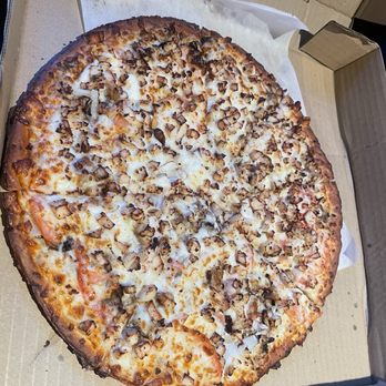 Richmond Pizza House - Roasted garlic chicken on cauliflower crusts - Pizza Near Me - Richmond, California Richmond Pizza House - Roasted garlic chicken on cauliflower crusts - Pizza Near Me - Richmond, California