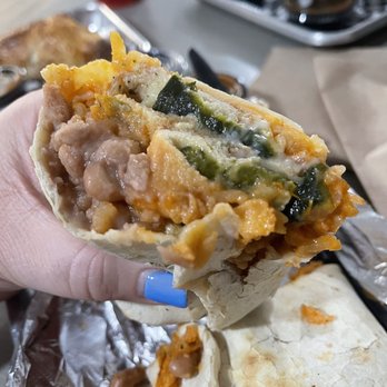 Mariachi Bakery - Chile relleno burrito - Bakeries Near Me - Norwalk, California