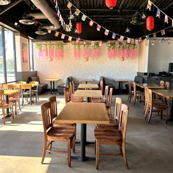 Pokéloha - Dining Area - Poke Near Me - Overland Park, Kansas Pokéloha - Dining Area - Poke Near Me - Overland Park, Kansas