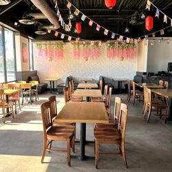 Pokéloha - Dining Area
