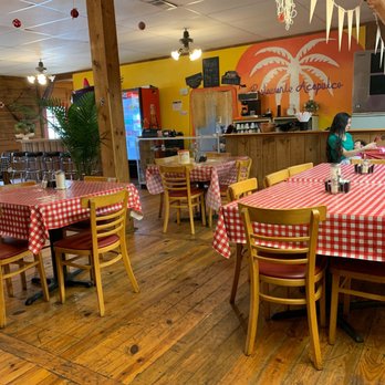 Reataurante Acapulco - tables and chairs in a restaurant - Mexican Near Me - Palestine, Texas Reataurante Acapulco - tables and chairs in a restaurant - Mexican Near Me - Palestine, Texas