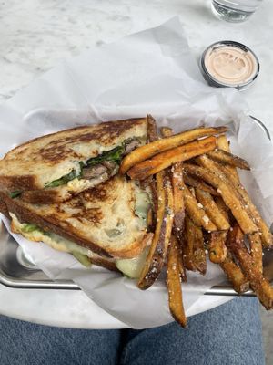 Lola's Street Kitchen by null