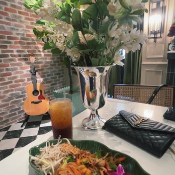 Flore Cafe - Thai Near Me - Tysons, Virginia Flore Cafe - Thai Near Me - Tysons, Virginia