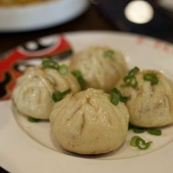 E-TANG - Beef Pan Fried Bao House Special