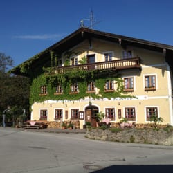 Agnes Pfeiffenthaler - Links gehts in den Biergarten.