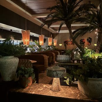 Earls Kitchen + Bar - New American Near Me - Miami, Florida