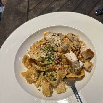 Midtown Table - Hand Hand-Cut Fettuccini with chicken - Italian Near Me - Jacksonville, Florida Midtown Table - Hand Hand-Cut Fettuccini with chicken - Italian Near Me - Jacksonville, Florida