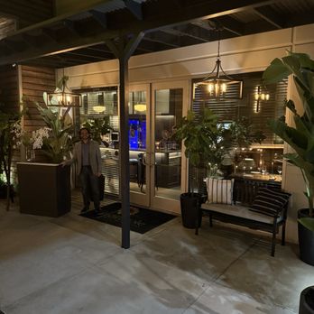 Il Girasole - Entrance to restaurant - Italian Near Me - Costa Mesa, California Il Girasole - Entrance to restaurant - Italian Near Me - Costa Mesa, California