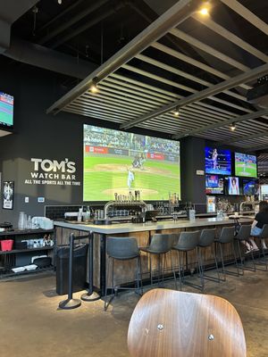 Tom's Watch Bar by null