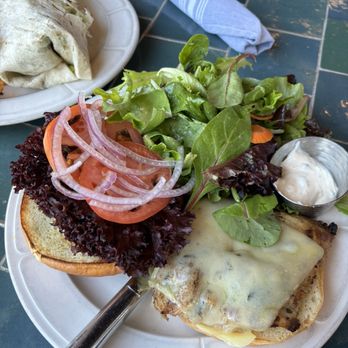 Drakes - Chicken Sandwich - New American Near Me - San Carlos, California