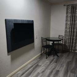 Crazy 8 Motel