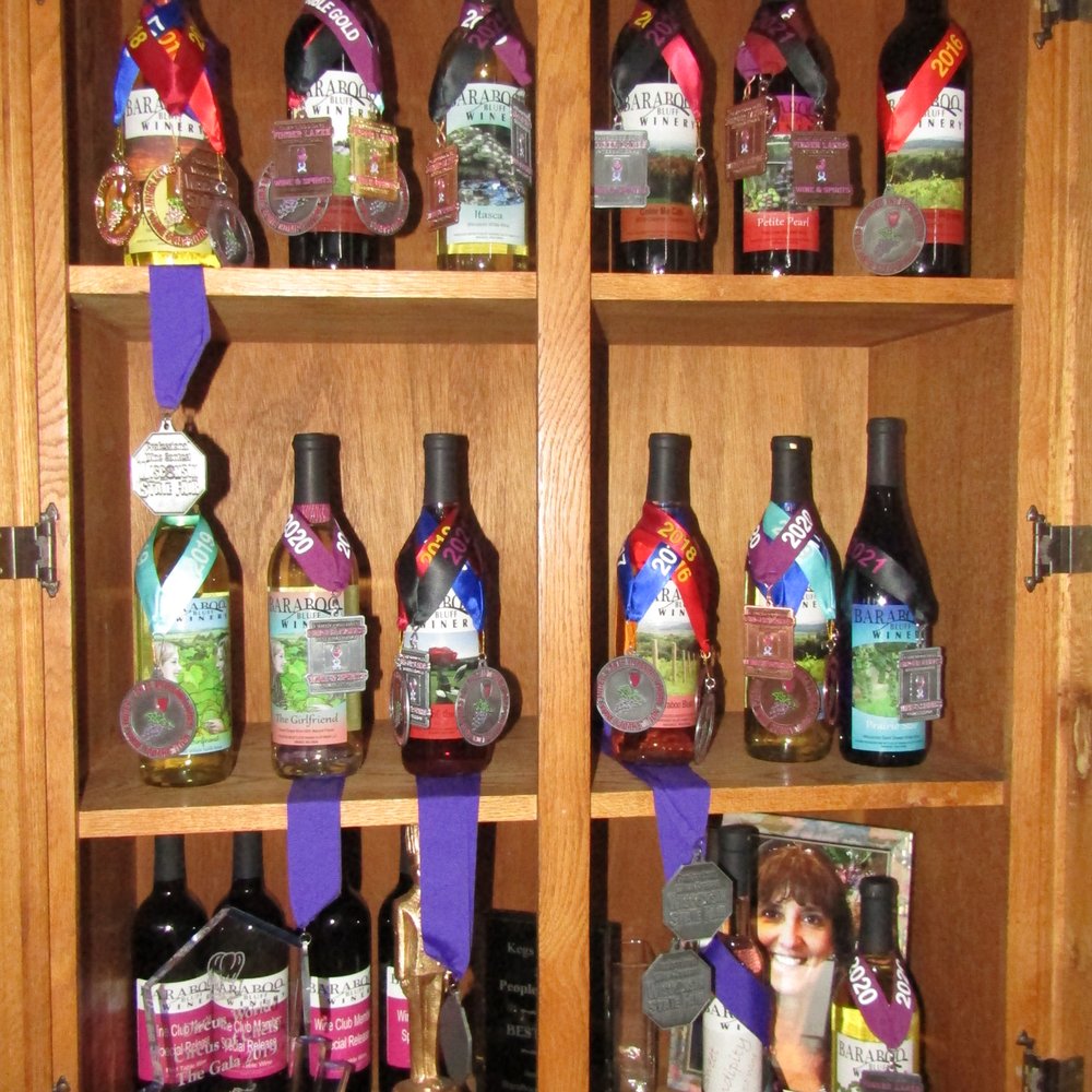 Baraboo Bluff Winery - Award Winning - Wineries Near Me - Baraboo, Wisconsin Baraboo Bluff Winery - Award Winning - Wineries Near Me - Baraboo, Wisconsin