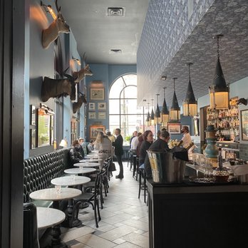 The Cavalier - Bar with cute bistro seating - New American Near Me - San Francisco, California