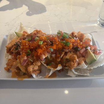 Fighting Fish - Flaming Tuna Nachos - Sushi Bars Near Me - Richmond, Virginia