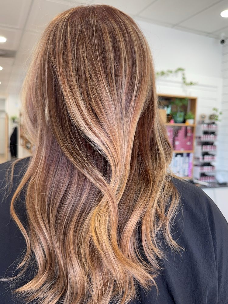 Mati Beauty Studio Logo