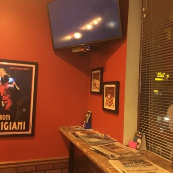 Amato's Pizza - Tv for sports - Pizza Near Me - Aurora, Illinois Amato's Pizza - Tv for sports - Pizza Near Me - Aurora, Illinois