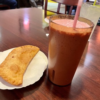 Sara & Sophia Restaurant - Mora Smoothie Empanada de carne, pollo o queso - Latin American Near Me - Hackensack, New Jersey Sara & Sophia Restaurant - Mora Smoothie Empanada de carne, pollo o queso - Latin American Near Me - Hackensack, New Jersey