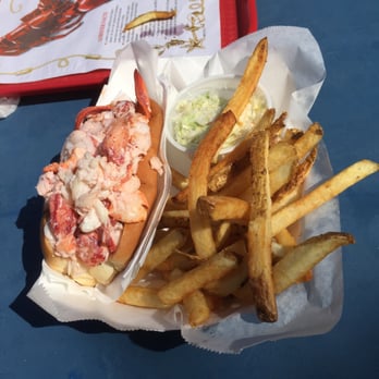 Cindy's Lobster Rolls - Lobster roll basket - Seafood Near Me - Freeport, Maine