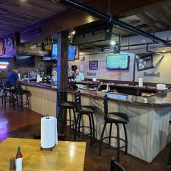 Wingman Grill - Bar
