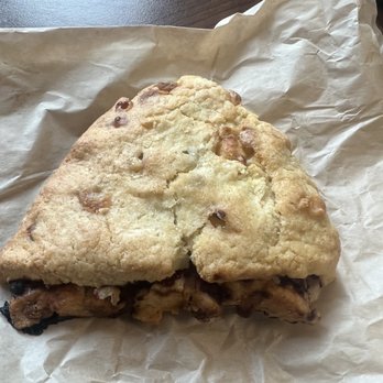 521 Biscuits & Waffles - Raspberry White Chocolate Scone - Breakfast & Brunch Near Me - Richmond, Virginia