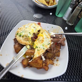 Easy Like Sunday - Short rib hash - Breakfast & Brunch Near Me - Charlotte, North Carolina Easy Like Sunday - Short rib hash - Breakfast & Brunch Near Me - Charlotte, North Carolina