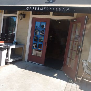 Caffé Mezzaluna - Breakfast & Brunch Near Me - Half Moon Bay, California