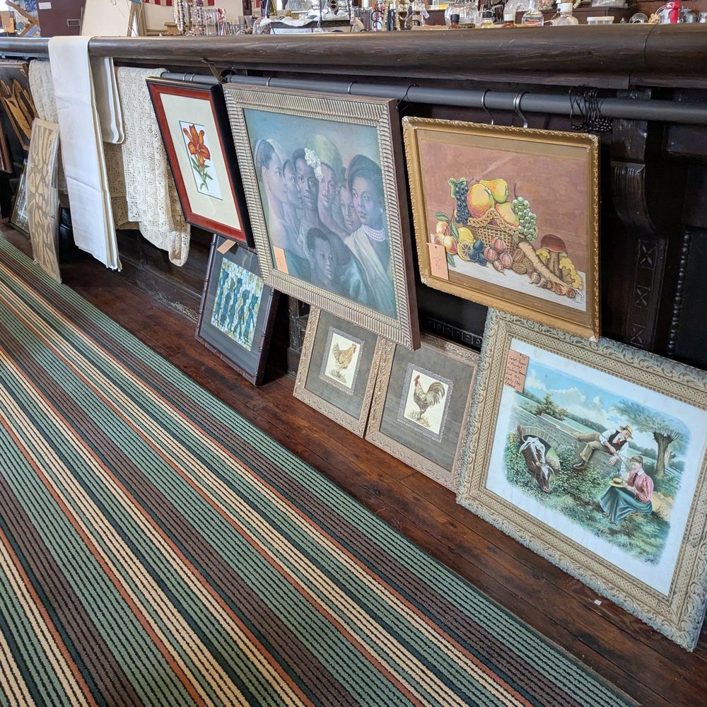 Flourtown Vintage - Used, Vintage & Consignment Near Me - Flourtown, Pennsylvania Flourtown Vintage - Used, Vintage & Consignment Near Me - Flourtown, Pennsylvania
