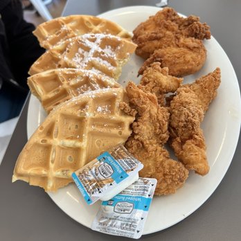 Eggs Up Grill - CHICKEN & WAFFLES - Breakfast & Brunch Near Me - Richmond, Virginia