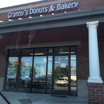 Granny's Donuts & Bakery - Front view of Granny's Donuts - Bakeries Near Me - Oak Ridge, North Carolina