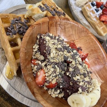 Waffle and Berry - AÇAÍ bowl with a waffle add - Waffles Near Me - Honolulu, Hawaii