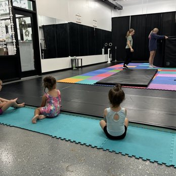 Dance Expressions Studio - Dance Studios Near Me - Columbia, Missouri