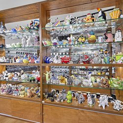 Tea Leaves - So many teapots!