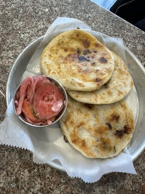 Ricas Pupusas & Mas by null