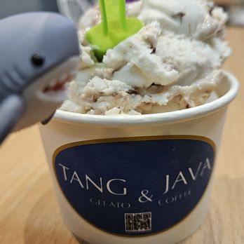 Tang & Java - Raspberry cheesecake gelato - Gelato Near Me - Woodland Hills, California