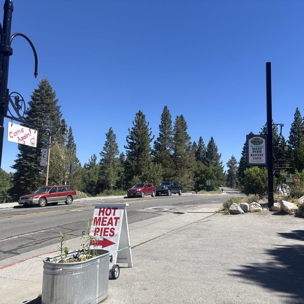 Pino Pies - Desserts Near Me - June Lake, California