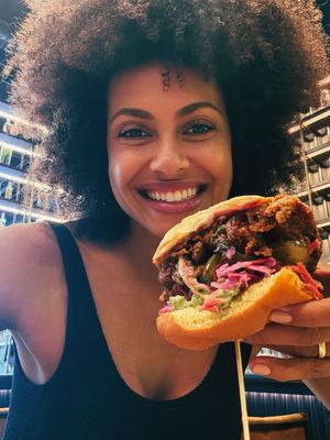 Chick N Jones by null