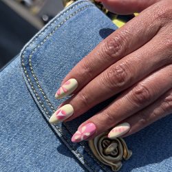 Secretive Nail & Beauty Bar - Gel manicure