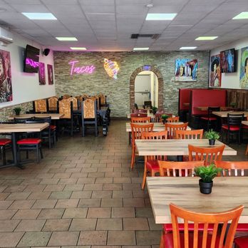 Tacos El Trompo - Inside - Tacos Near Me - Imperial Beach, California