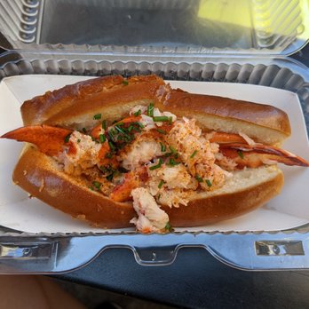 Pike Place Chowder - Connecticut Style Lobster Roll - Seafood Near Me - Seattle, Washington Pike Place Chowder - Connecticut Style Lobster Roll - Seafood Near Me - Seattle, Washington
