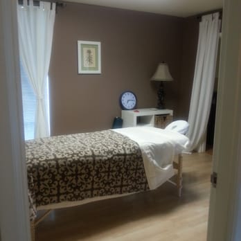 Salon Magnolia - Visit our fabulous Massage Therapist Julia. - Hair Salons Near Me - Seattle, Washington Salon Magnolia - Visit our fabulous Massage Therapist Julia. - Hair Salons Near Me - Seattle, Washington