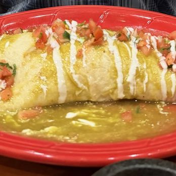 Si Senor - A giant burrito (contents unknown. It was my friend's and I wasn't paying attention when he ordered it, lol) - Mexican Near Me - Beaverton, Oregon