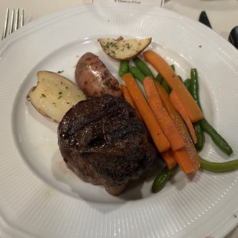 Le Mont - Filet Mignon (8oz) - American Near Me - Pittsburgh, Pennsylvania Le Mont - Filet Mignon (8oz) - American Near Me - Pittsburgh, Pennsylvania
