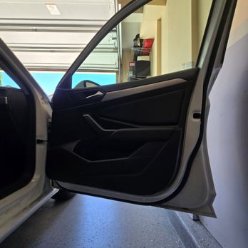 UCD Auto Glass - Auto Glass Services Near Me - Sacramento, California